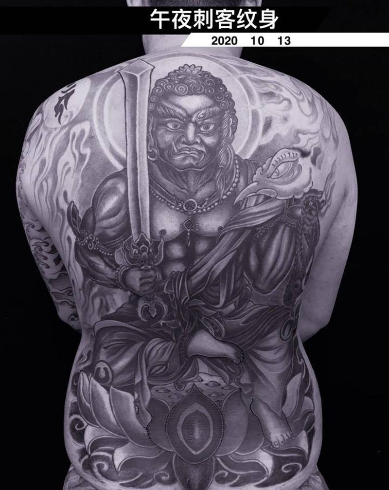 不动明王纹身图片_背部新传统纹身图案