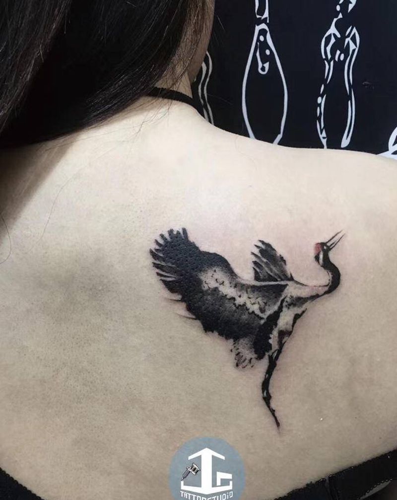 仙鹤纹身图片_背部水墨纹身图案