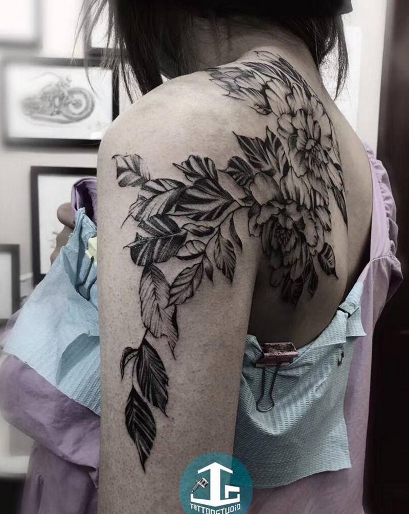 素花纹身图片_手臂肩部欧美写实纹身图案