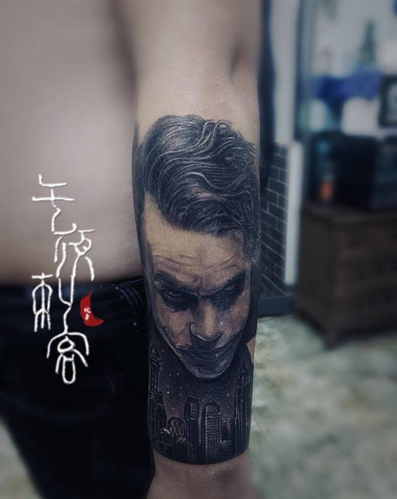 希斯莱杰纹身图片_手臂欧美写实纹身图案