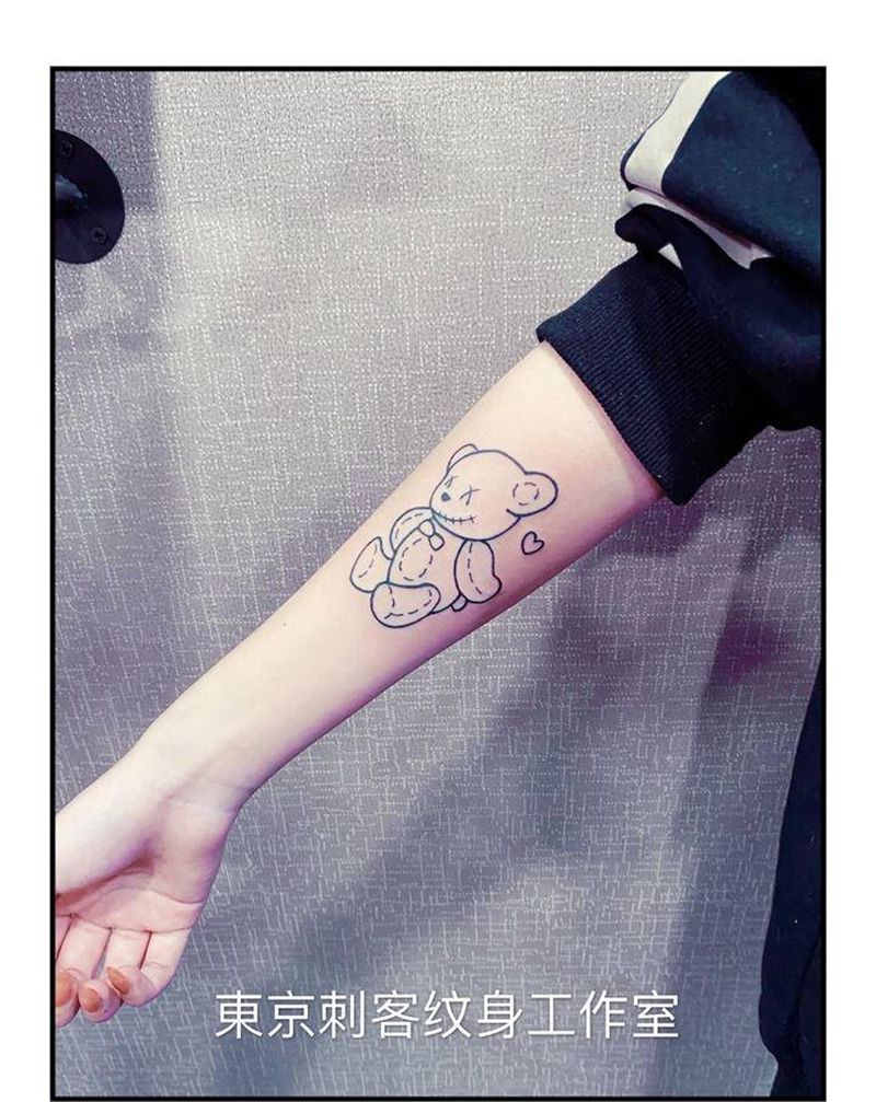 小熊线条纹身图片_手臂纹身图案