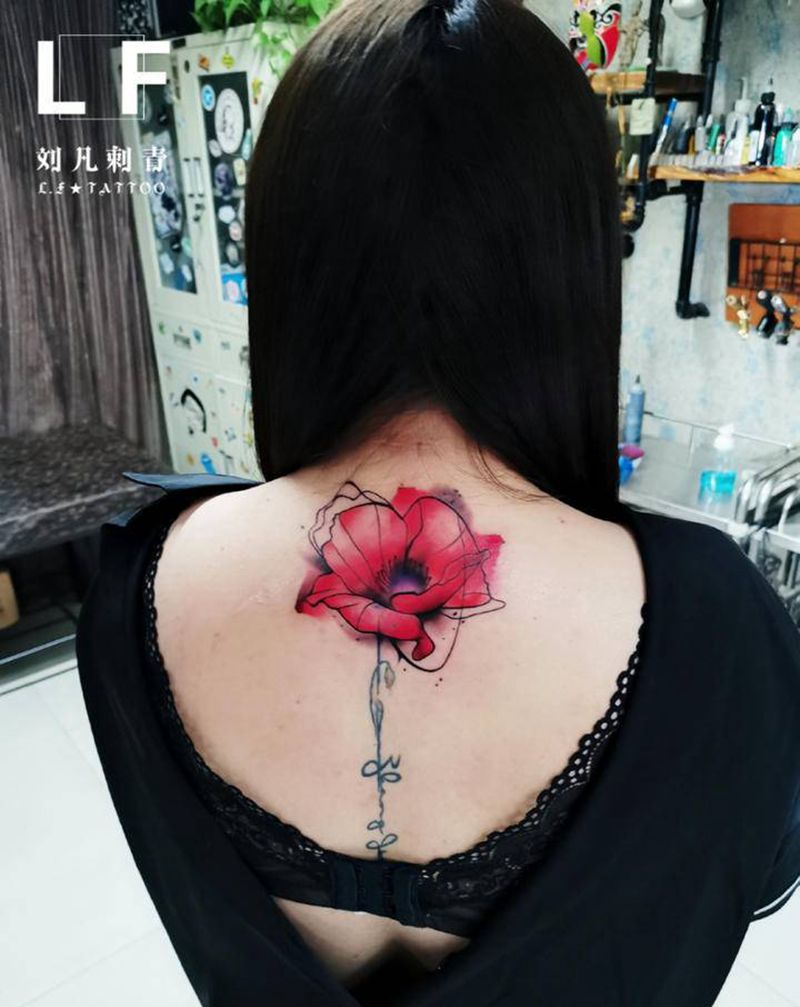 花纹身图片_颈部水彩纹身图案