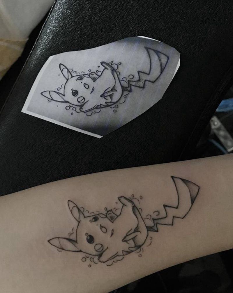 皮卡丘纹身图片_手臂纹身图案