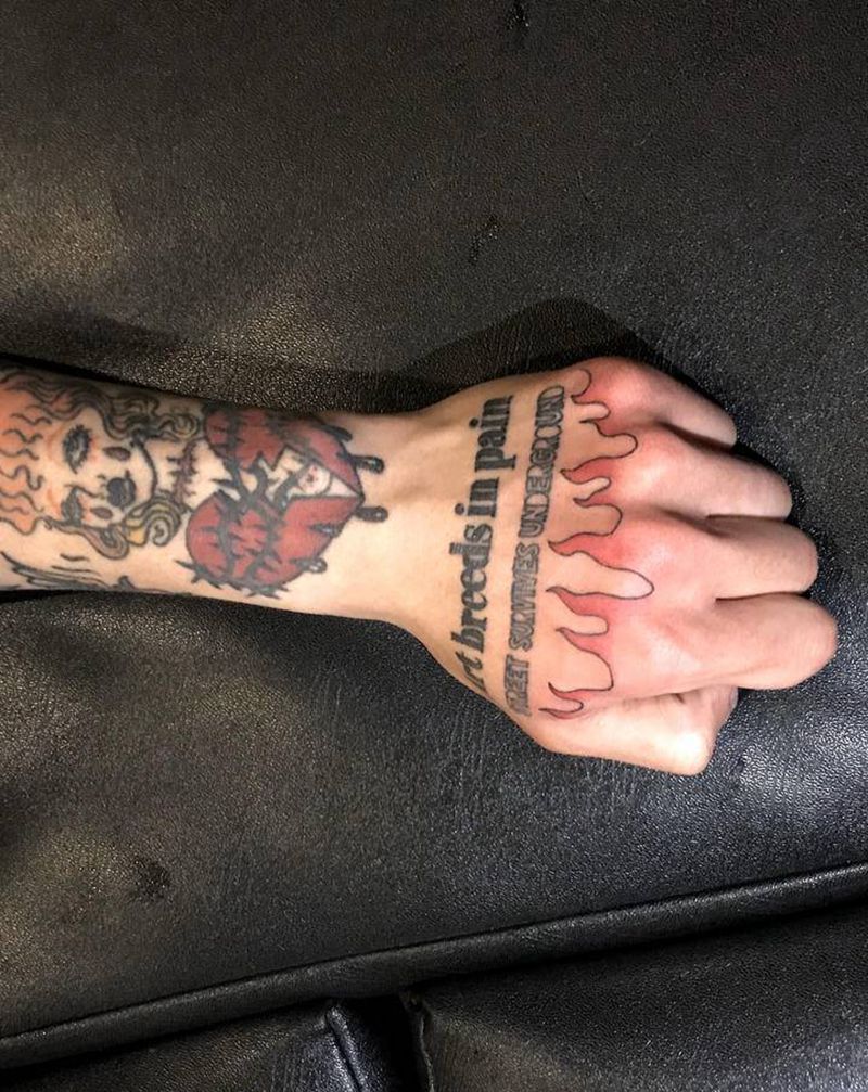 拼接纹身图片_手部Old School纹身图案