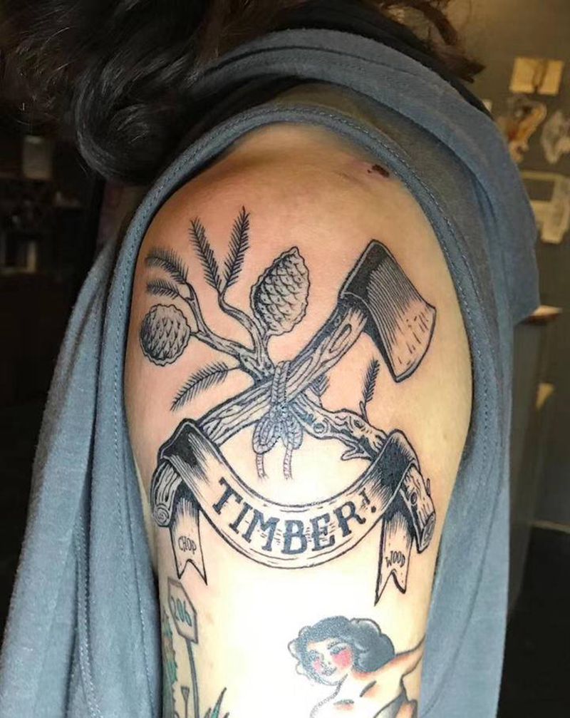 斧子纹身图片_手臂Old School纹身图案