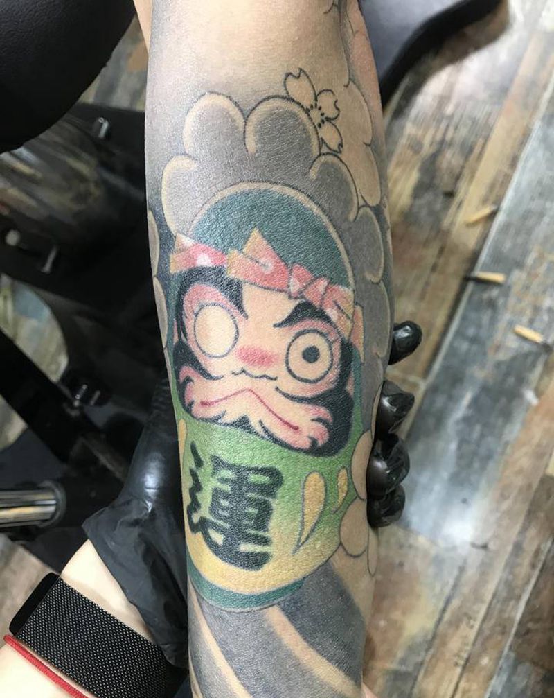 达摩蛋纹身图片_手臂老传统纹身图案