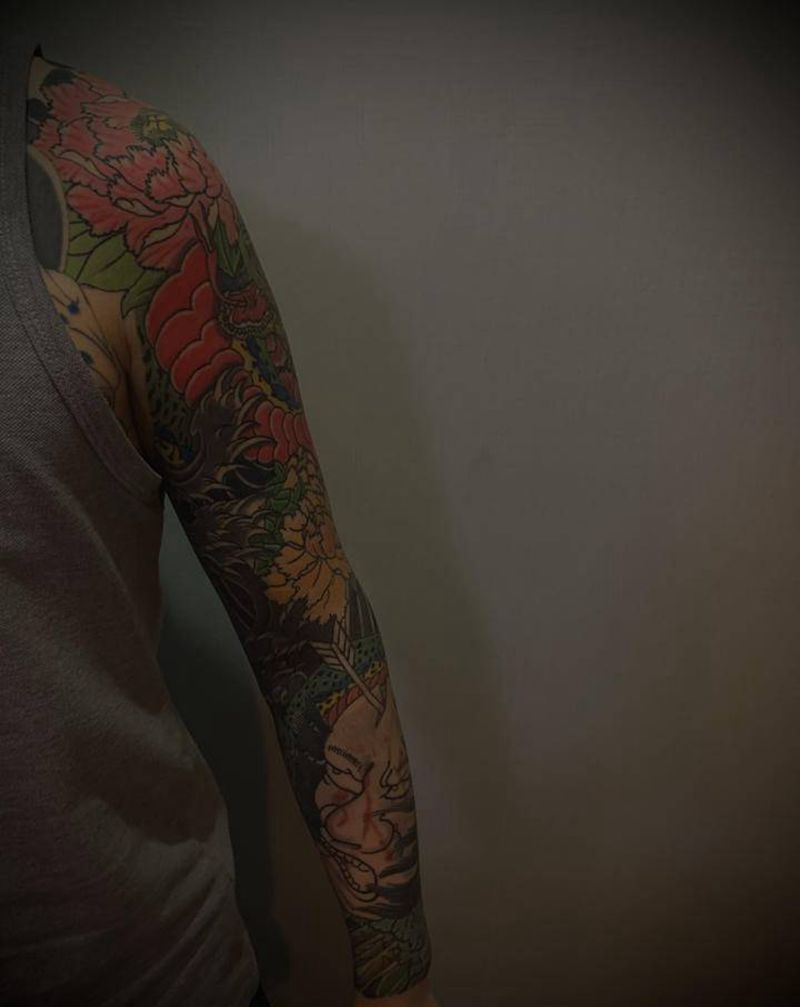 花臂纹身图片_手臂老传统纹身图案