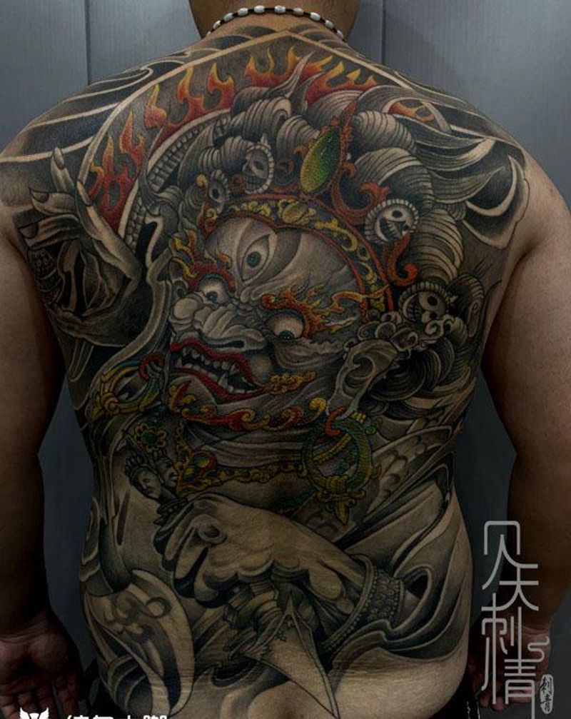 满背纹身图片_背部纹身图案
