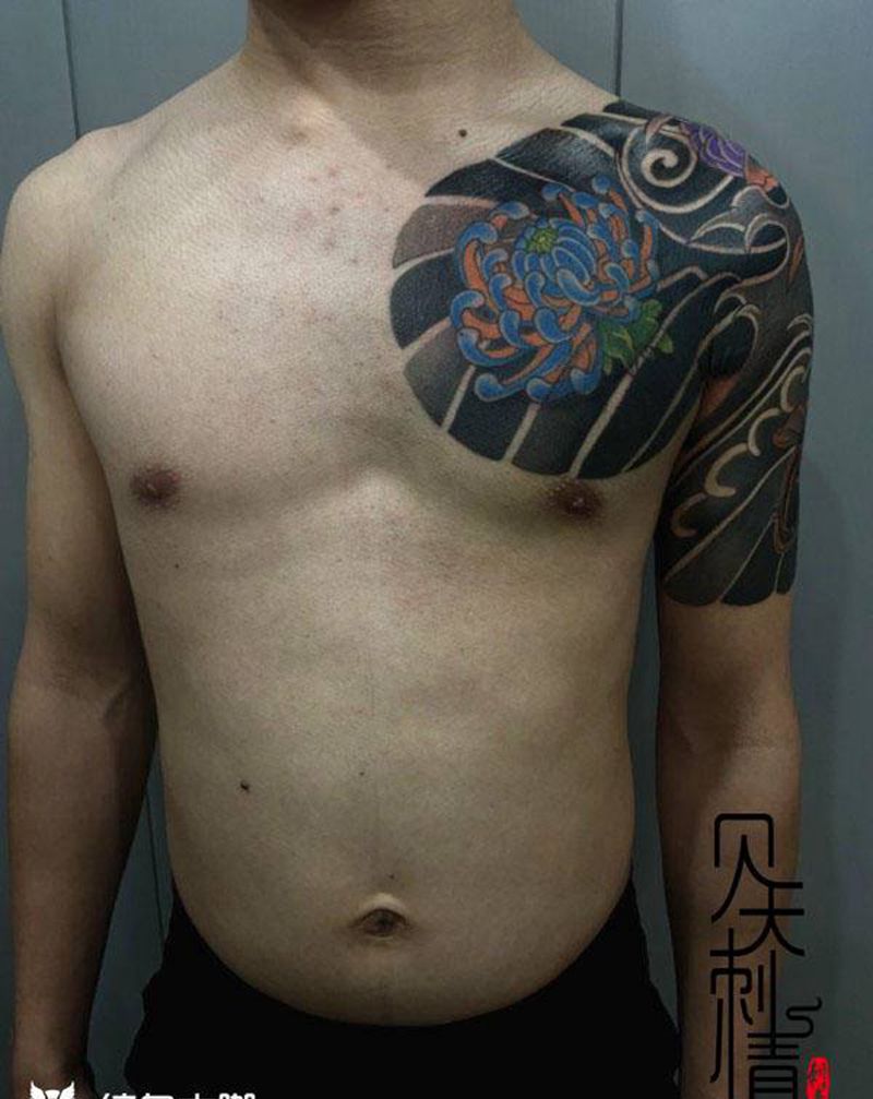 半甲纹身图片_肩部纹身图案
