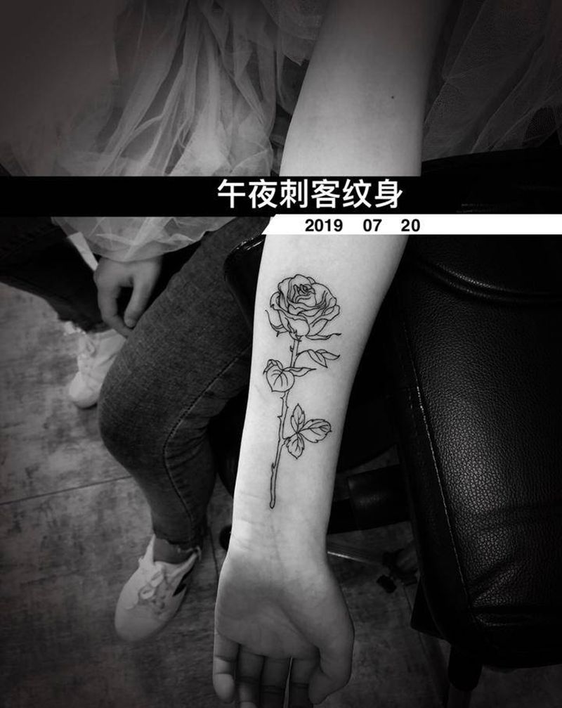 小花纹身图片_小清新纹身图案