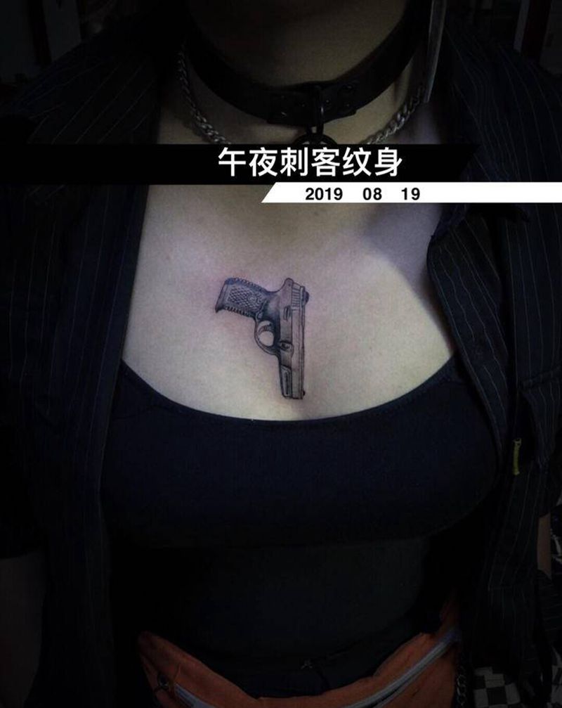 手枪纹身图片_小清新纹身图案