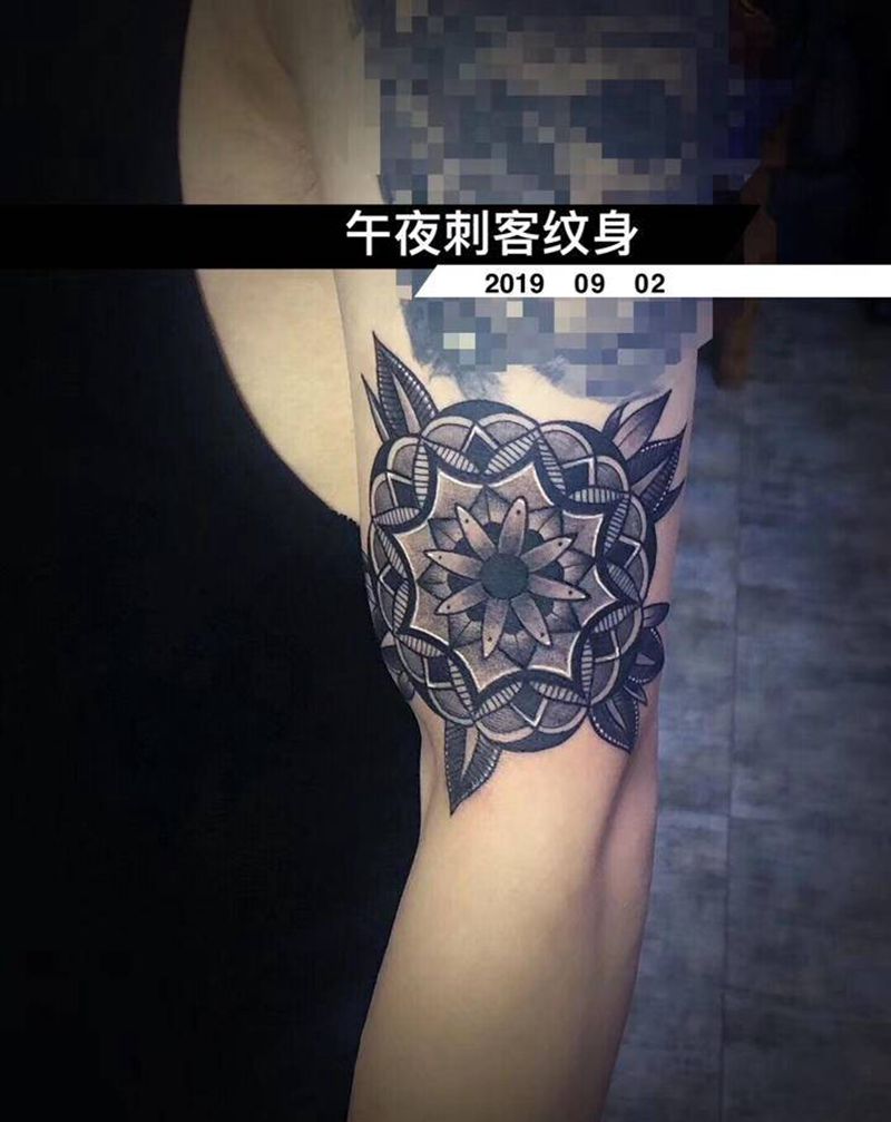 花纹身图片_点刺纹身图案