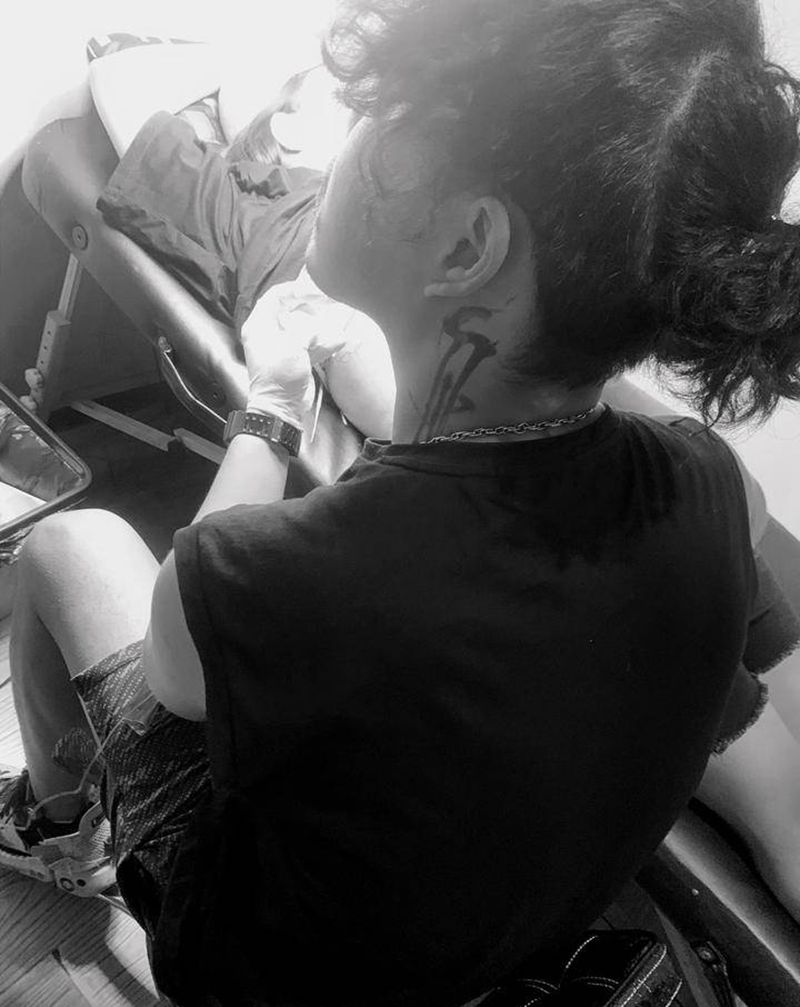 英文花体纹身图片_腰部花体字纹身图案