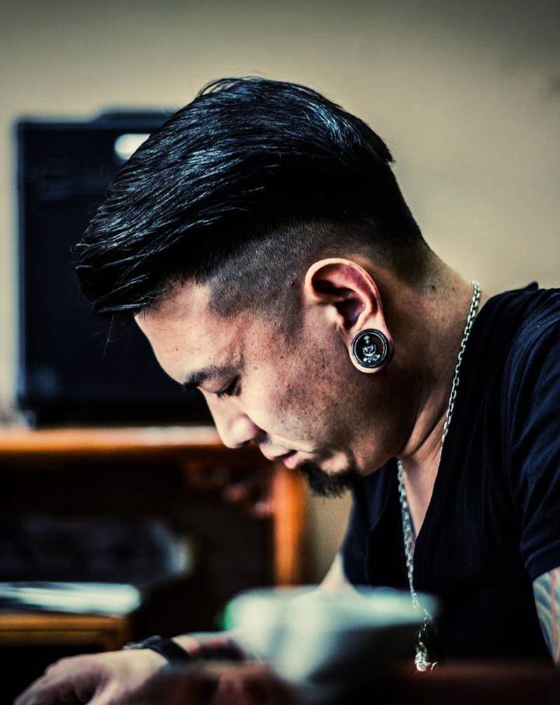 多少人掉进功利的漩涡 把自己病纹身图片_老传统纹身图案