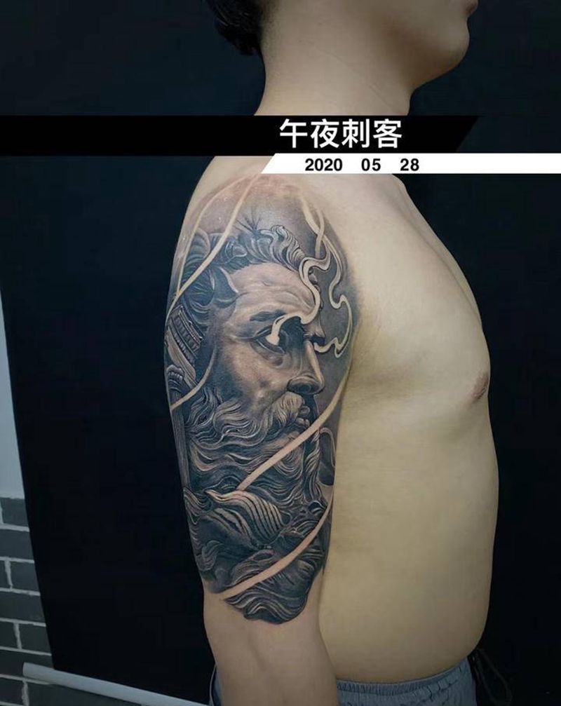 波赛冬纹身图片_手臂欧美写实纹身图案