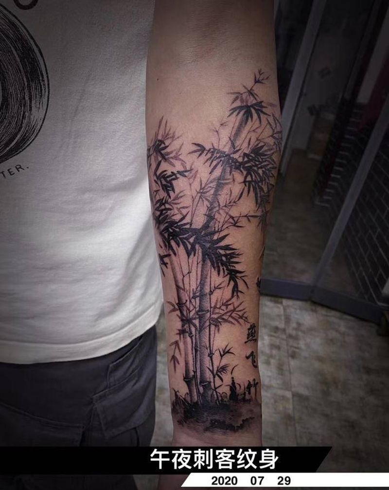 燕飞竹纹身图片_手臂水墨纹身图案