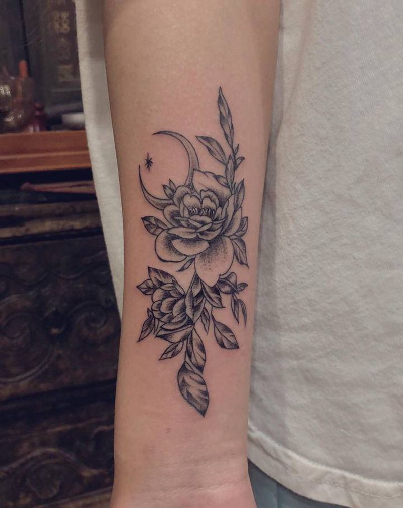 彫茜小刺纹身图片_老传统纹身图案