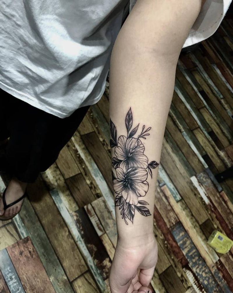 遮盖纹身图片_手臂点刺纹身图案