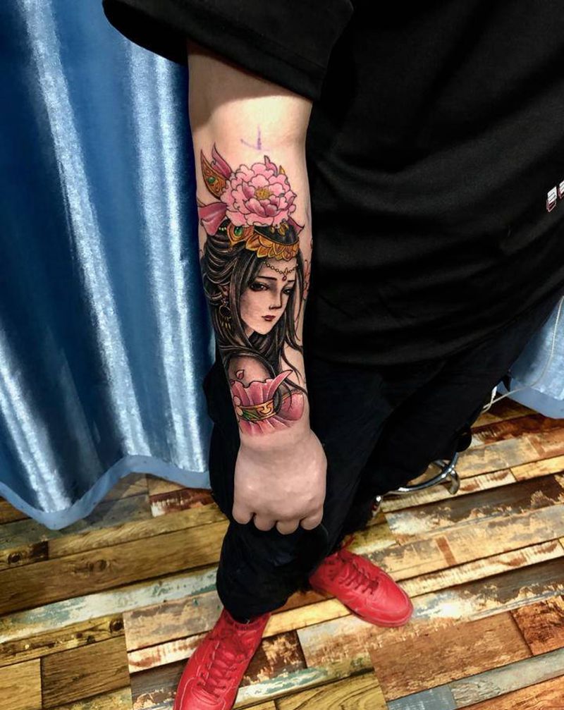 插画女纹身图片_手臂新传统纹身图案