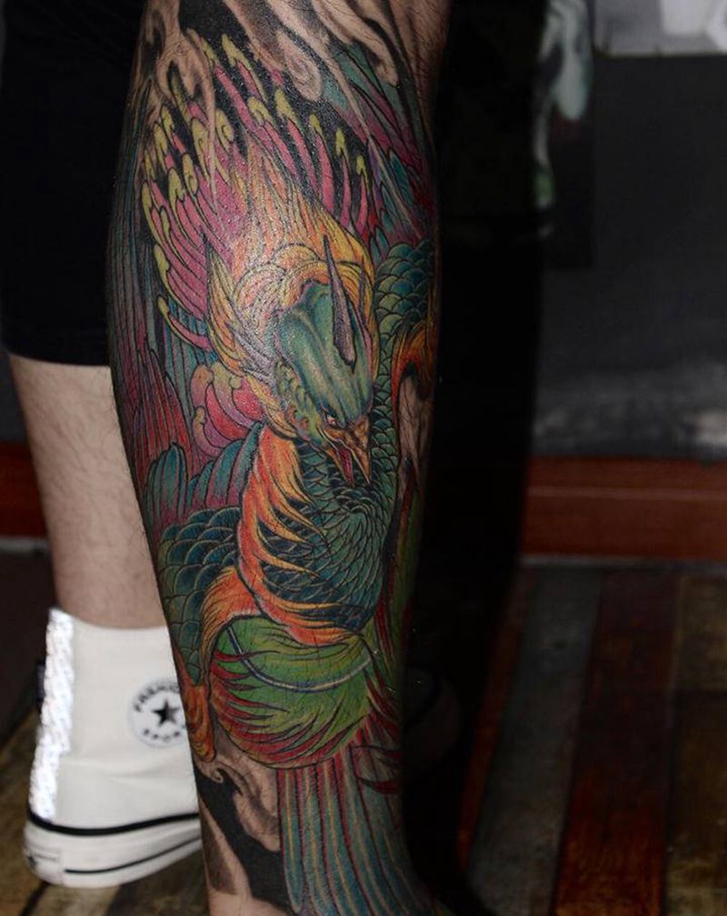 凤纹身图片_腿部新传统纹身图案