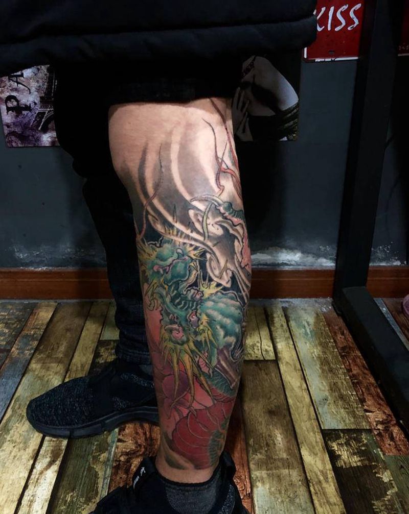 龙纹身图片_腿部新传统纹身图案