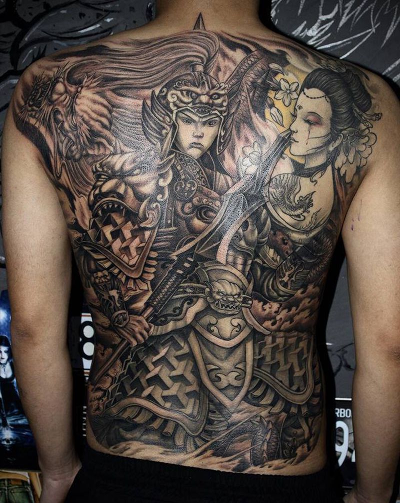 满背添加纹身图片_背部新传统纹身图案