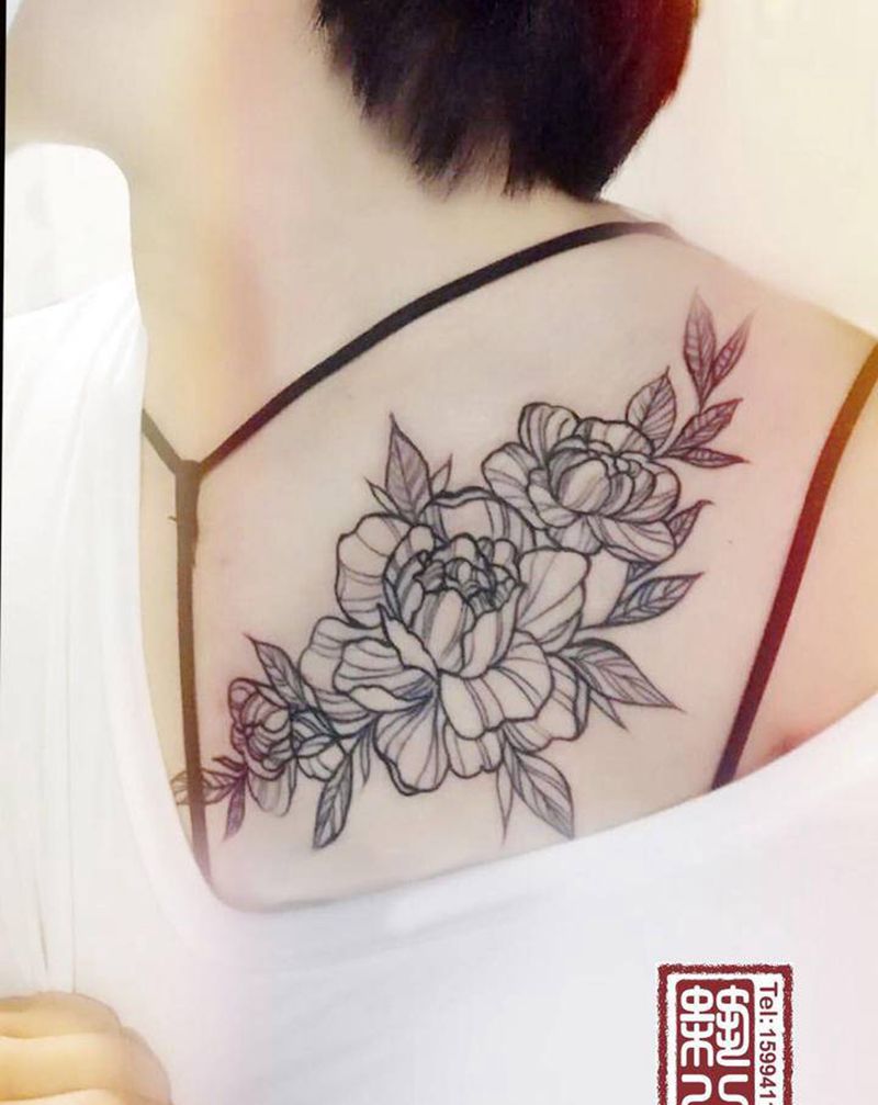 素花纹身图片_胸部点刺纹身图案