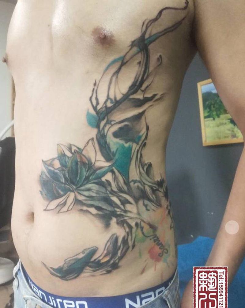 万物生纹身图片_腹部水彩水墨纹身图案