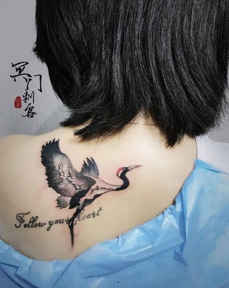 鹤纹身图片_背部水墨鹤纹身图案