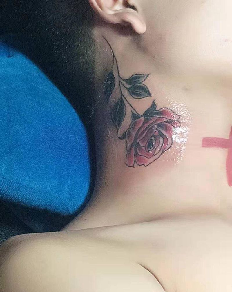 玫瑰纹身图片_颈部纹身图案