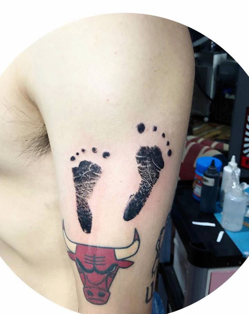 脚印纹身图片_手臂纹身图案