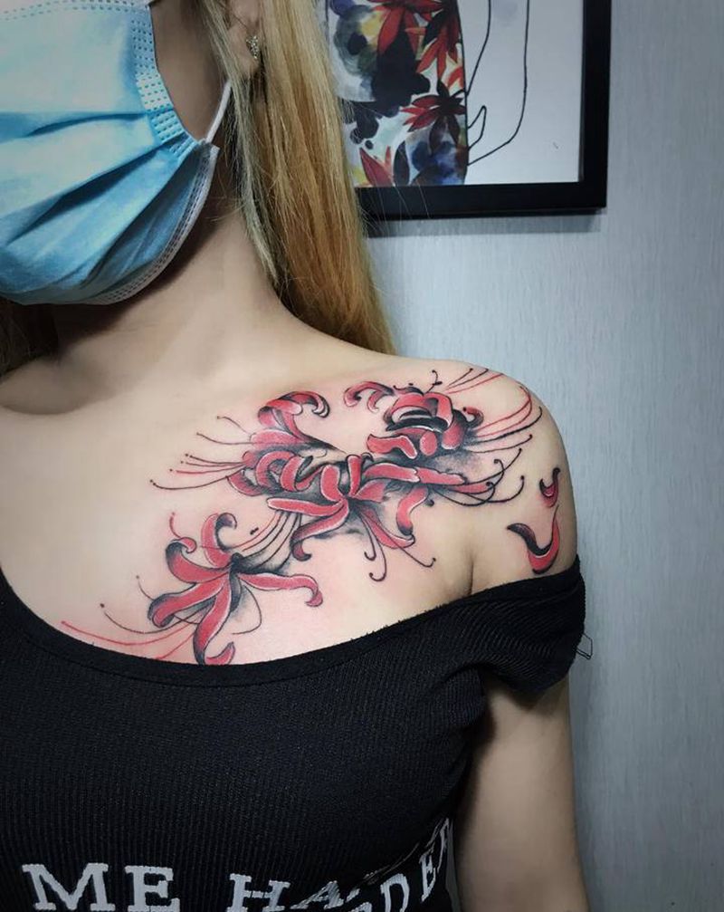 彼岸花纹身图片_肩部水彩彼岸花纹身图案