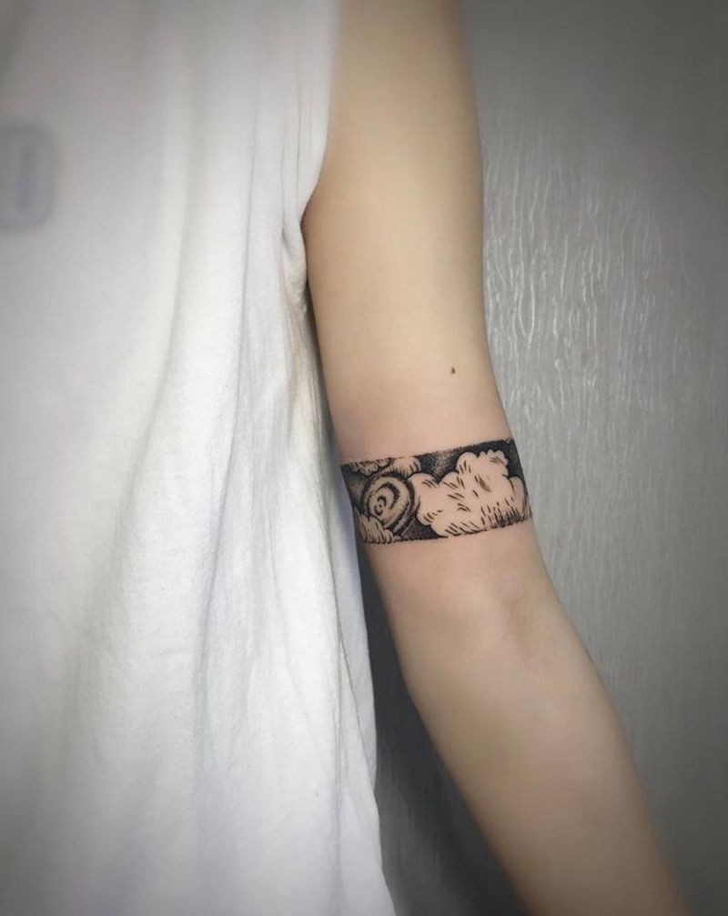 臂环纹身图片_手臂点刺纹身图案
