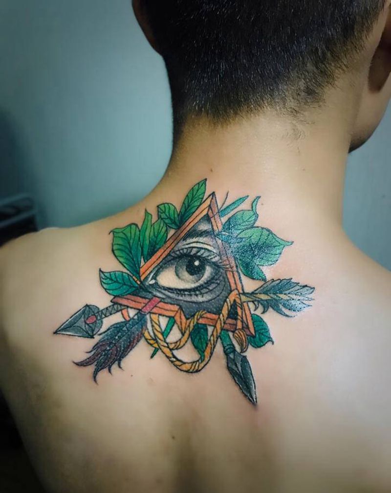 上帝之眼纹身图片_颈部Old School纹身图案