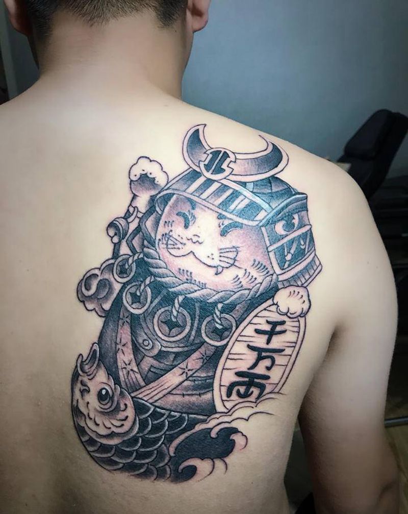 招财猫纹身图片_背部招财猫纹身图案