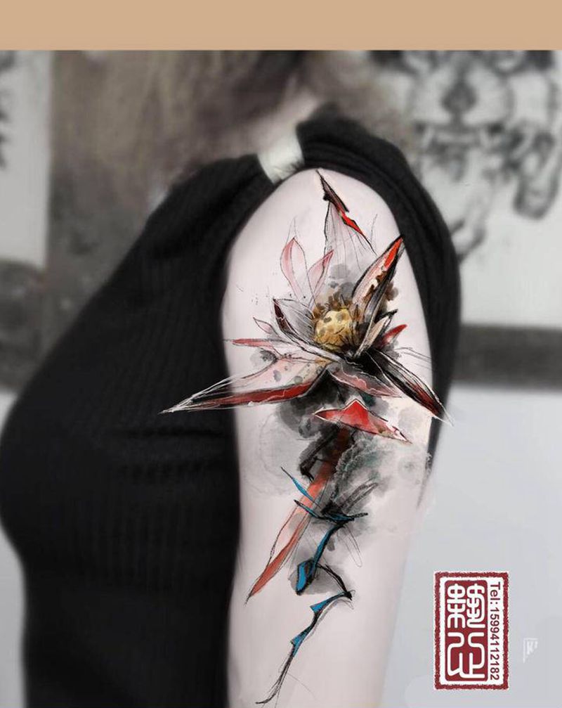 水墨荷花纹身图片_手臂水墨纹身图案