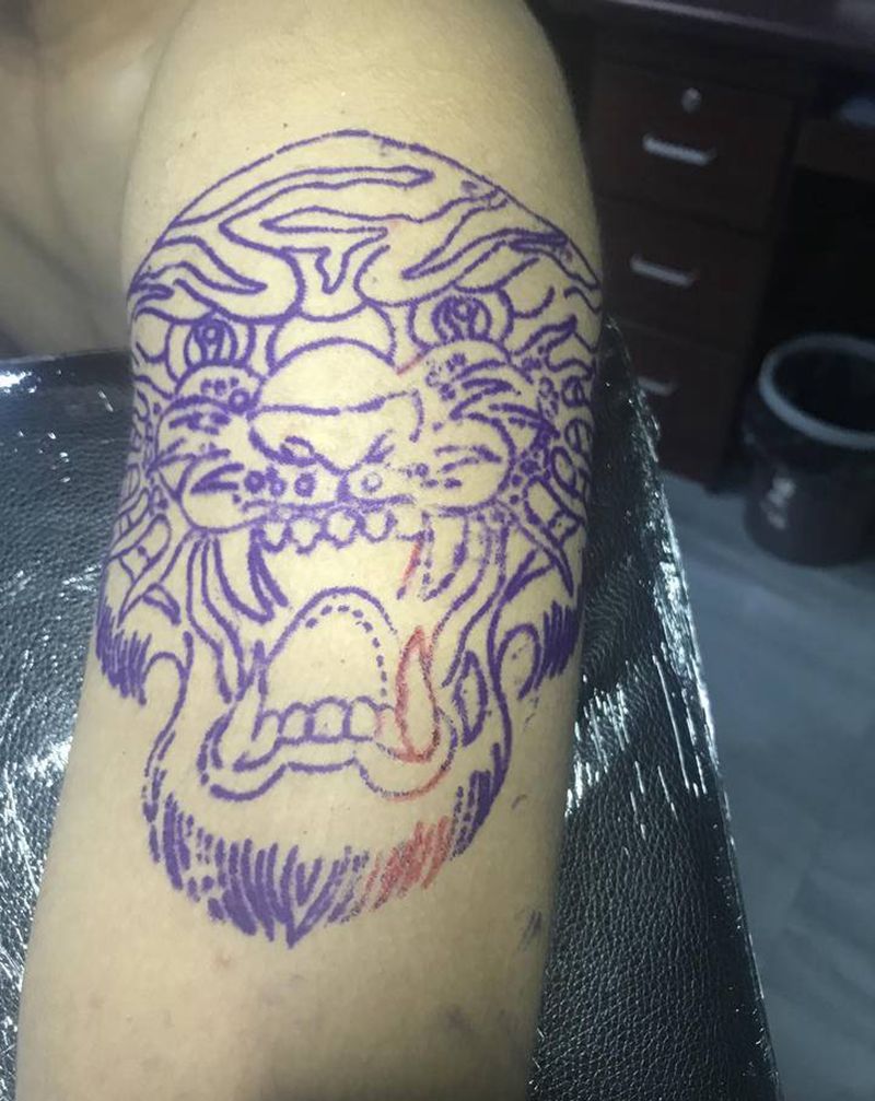 老虎纹身图片_手臂Old School纹身图案