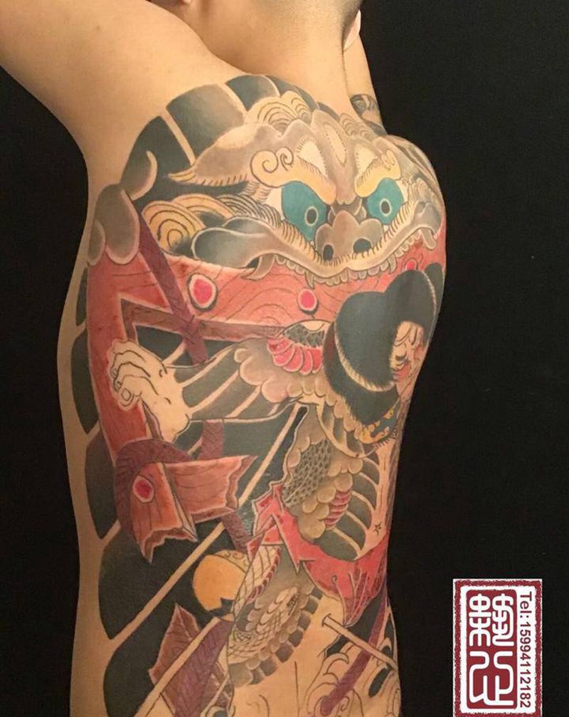 未完成后背老传统纹身图片_背部老传统纹身图案