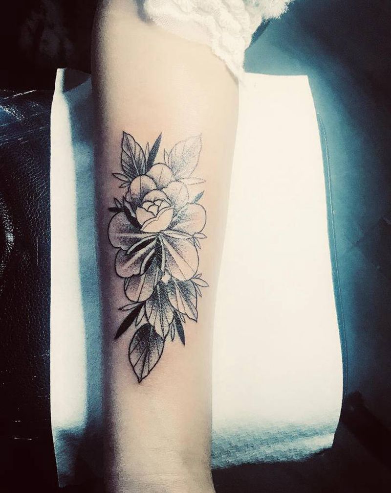 小花花纹身图片_手臂纹身图案