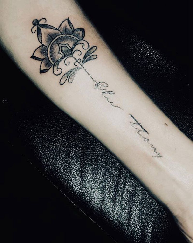 小花花纹身图片_手臂纹身图案