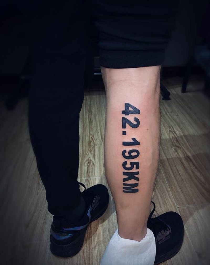 42.195纹身图片_腿部图腾数字纹身图案