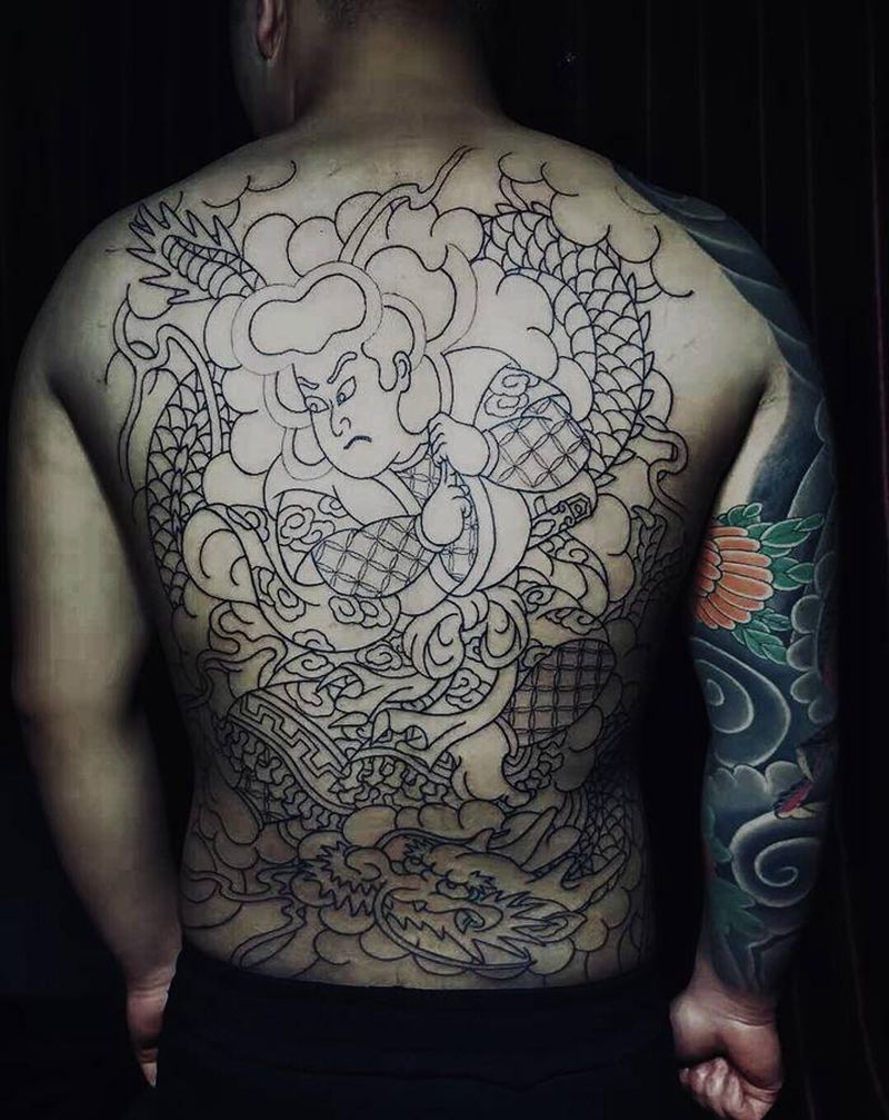 日式满背线条纹身图片_背部老传统纹身图案