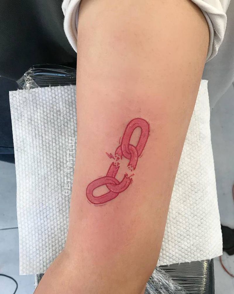 粉色链条纹身图片_手臂Old School纹身图案