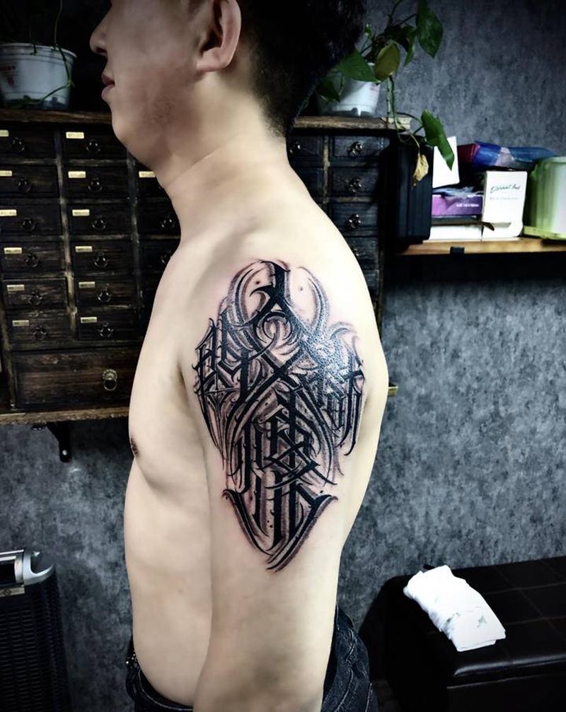 字体纹身图片_手臂花体字纹身图案