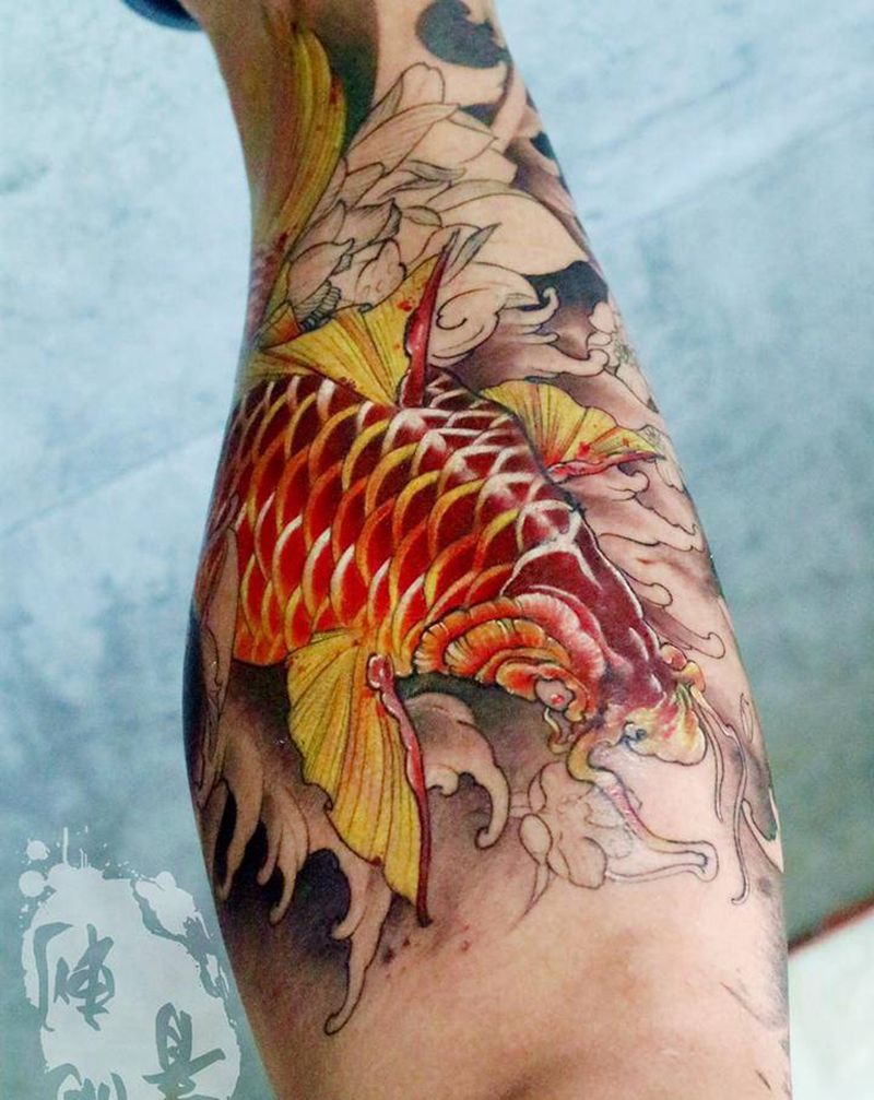 金鳞岂是池中物，一遇风云便化龙纹身图片_腿部脚部老传统新传统鱼锦鲤纹身图案