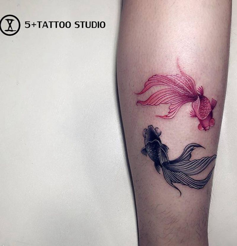 双鱼座纹身图片_腿部水墨纹身图案