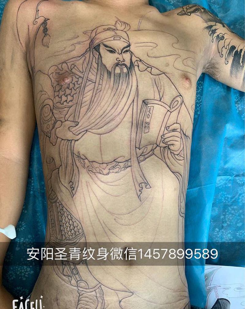 完成纹身图片_胸部纹身图案