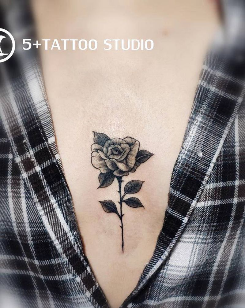 玫瑰纹身图片_胸部点刺纹身图案