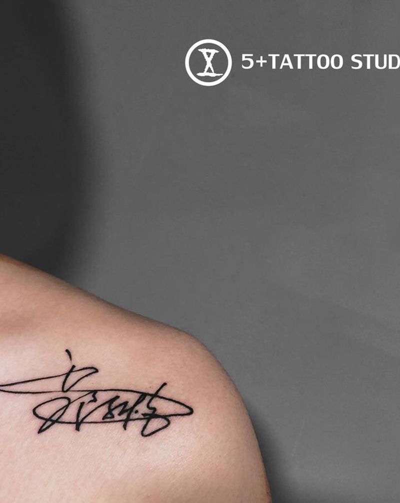 姐姐的名字纹身图片_胸部花体字纹身图案