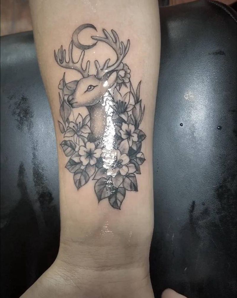 漂亮纹身图片_手部点刺纹身图案